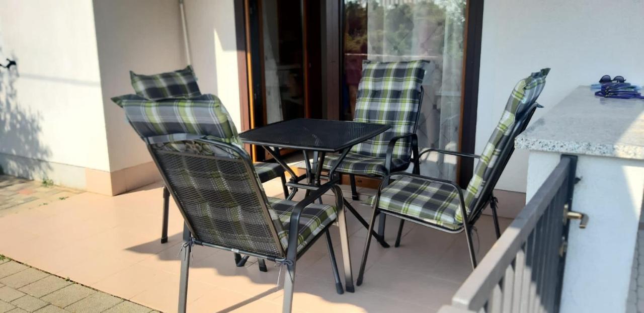 Apartman Lidija Linardići Exteriör bild